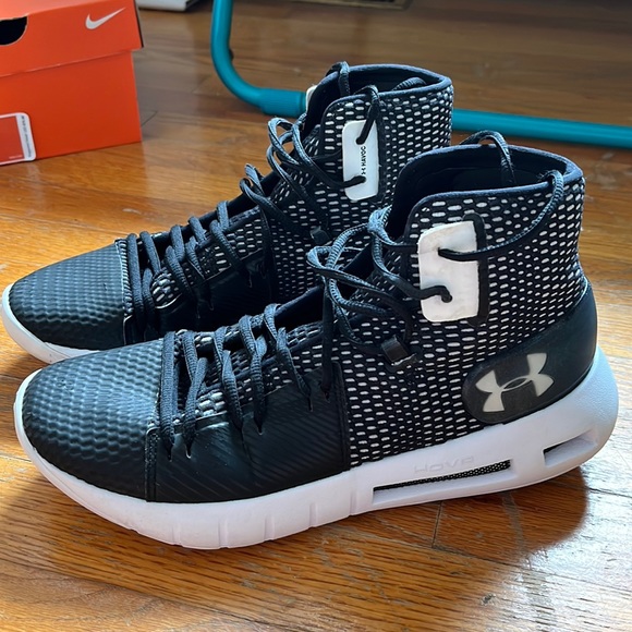 Under Armor HOVR Havoc basketball shoes - Picture 1 of 4